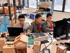 进杭州市钱学森学校的人工智能教室